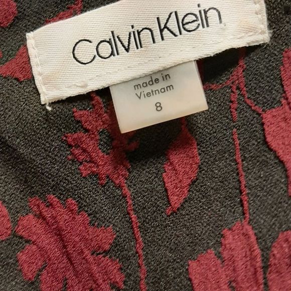 CALVIN KLEIN BLACK AND BURGUNDY PRINT QUARTER LENGHT BELL SLEEVE MIDI DRESS - Picture 3 of 3